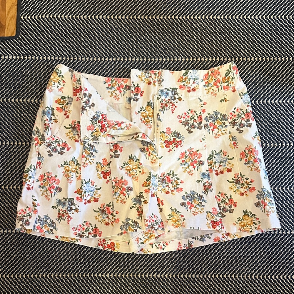 Skies Are Blue Floral High Waist Shorts - Cream